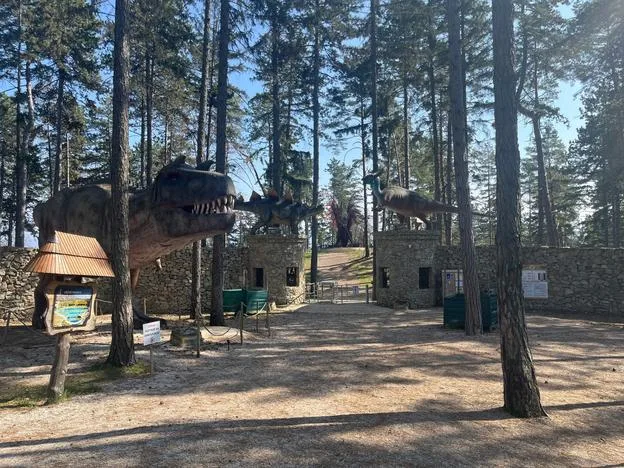 Dinopark oplotenie (zdroj: Slavomír Pavle)